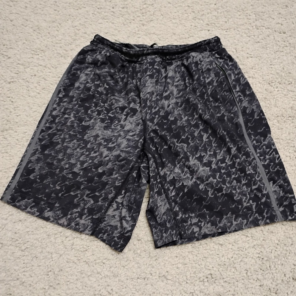 Lululemon Shorts Mens Medium Multicolor Pace Breaker Lined Running Geometric Gym